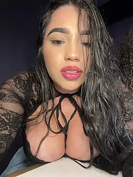 Snapshot of SofiaWildee chatting on 06-18-26, 11:42 SofiaWildee online show from 06-18-26, 11:42