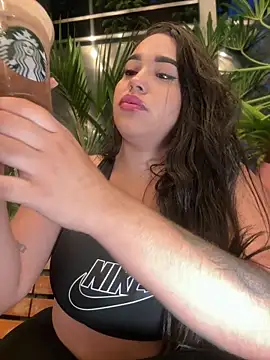 Snapshot of SofiaWildee chatting on 06-19-26, 11:41 SofiaWildee online show from 06-19-26, 11:41