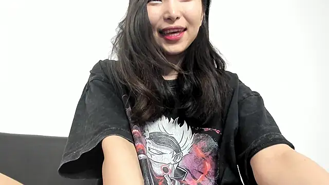 Snapshot of Soyun_Mia chatting on 11-28-25, 04:31 Soyun Mia online show from 11-28-25, 04:31