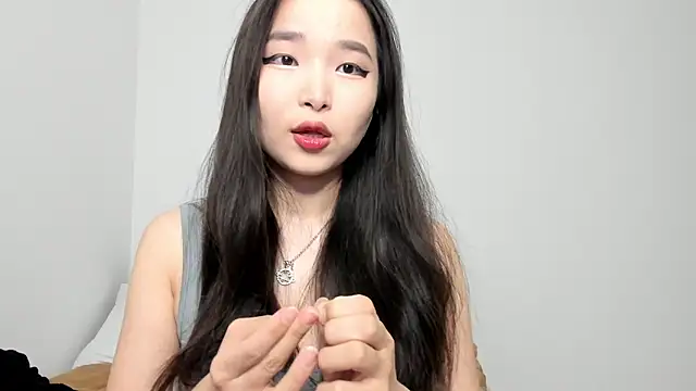 Soyun Mia online show from 04-14-26, 01:39