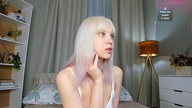 Snapshot of ErinBissonnette chatting on 03-02-26, 07:21 ErinBissonnette online show from 03-02-26, 07:21