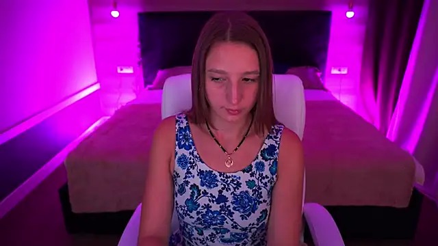 Snapshot of LioraFox chatting on 09-17-25, 04:41 LioraFox online show from 09-17-25, 04:41