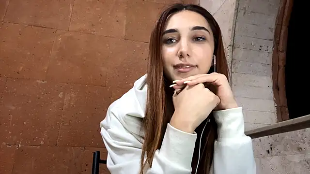 Snapshot of LinaMour chatting on 09-08-25, 10:20 LinaMour online show from 09-08-25, 10:20