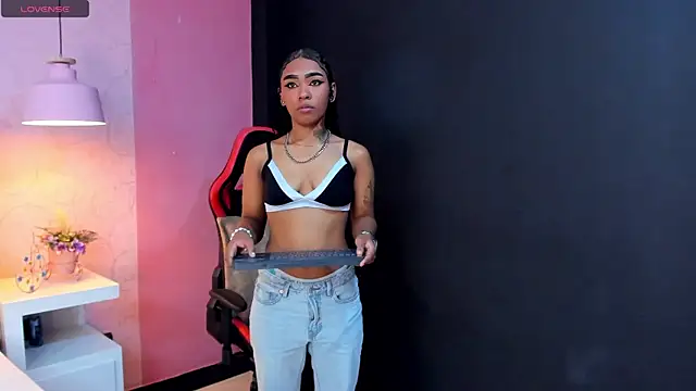 SkylerBloomm online show from 10-13-25, 02:22