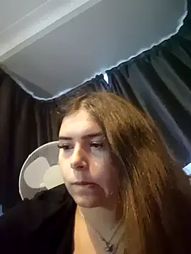 KatieLace online show from 09-17-25, 05:36