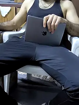 yazinyazin1 online show from 11-04-25, 07:13