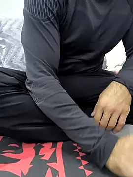 yazinyazin1 online show from 12-04-25, 07:11