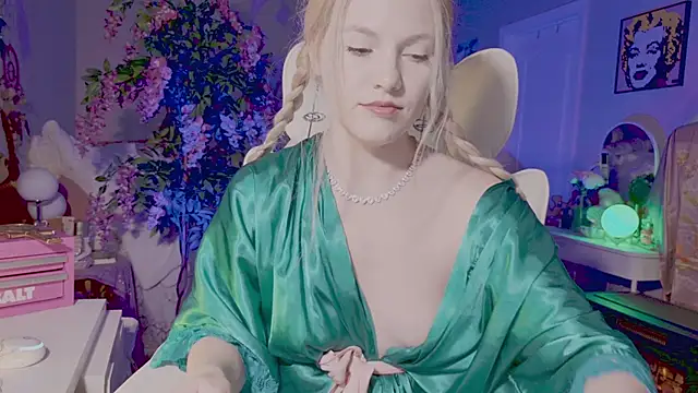 Snapshot of Talulaa chatting on 06-20-26, 10:56 Talulaa online show from 06-20-26, 10:56