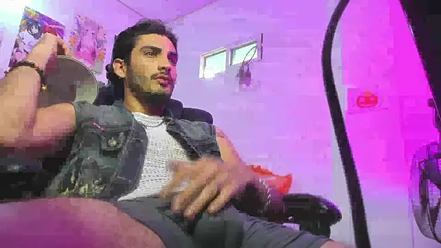 Snapshot of LovexJuxn_ chatting on 10-30-25, 01:01 LovexJuxn online show from 10-30-25, 01:01