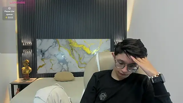 SantiagoRusso18 online show from 10-15-25, 12:05