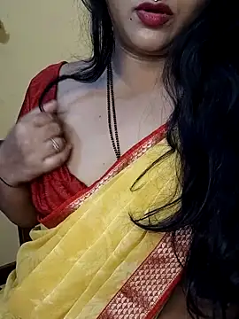 Snapshot of Angel0731 chatting on 06-12-26, 05:12 Angel0731 online show from 06-12-26, 05:12