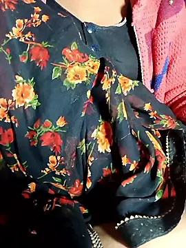 Snapshot of Sapnaji500 chatting on 11-16-25, 12:44 Sapnaji500 online show from 11-16-25, 12:44