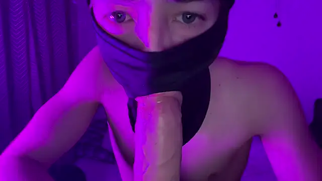 Snapshot of floridatwink2005 chatting on 12-14-25, 05:13 floridatwink2005 online show from 12-14-25, 05:13