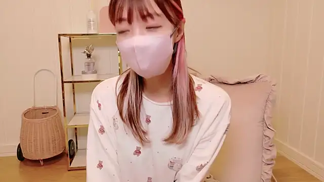 Snapshot of SUZU_1201 chatting on 09-15-25, 10:48 SUZU 1201 online show from 09-15-25, 10:48