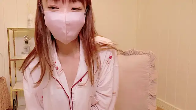 Snapshot of SUZU_1201 chatting on 09-25-25, 12:20 SUZU 1201 online show from 09-25-25, 12:20