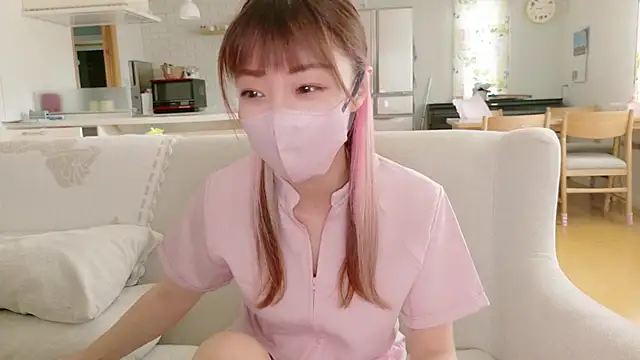 Snapshot of SUZU_1201 chatting on 10-16-25, 12:11 SUZU 1201 online show from 10-16-25, 12:11