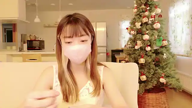 Snapshot of SUZU_1201 chatting on 11-08-25, 11:47 SUZU 1201 online show from 11-08-25, 11:47