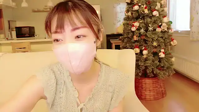 Snapshot of SUZU_1201 chatting on 11-10-25, 12:09 SUZU 1201 online show from 11-10-25, 12:09