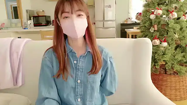 Snapshot of SUZU_1201 chatting on 12-15-25, 11:53 SUZU 1201 online show from 12-15-25, 11:53