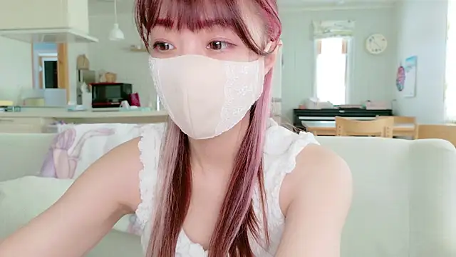 Snapshot of SUZU_1201 chatting on 01-17-26, 01:21 SUZU 1201 online show from 01-17-26, 01:21