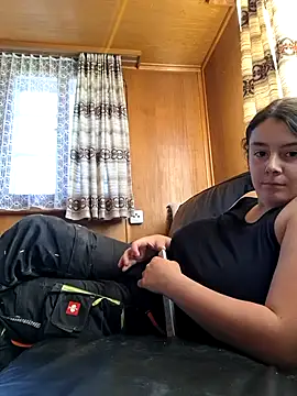 YoungLiisaxx online show from 10-30-25, 12:06