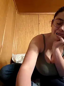 YoungLiisaxx online show from 11-17-25, 11:43