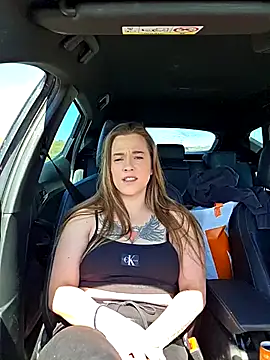 Luna Lynn online show from 04-22-26, 11:34