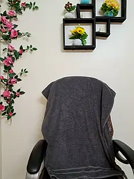 ariya-03 online show from 11-15-25, 04:32