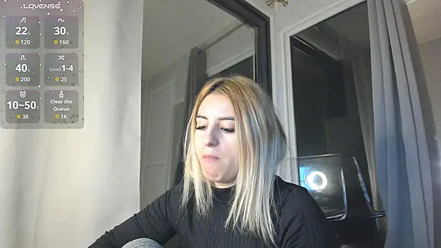 Ella Vee online show from 11-13-25, 04:00