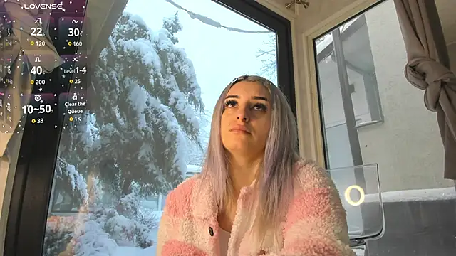 Ella Vee online show from 02-18-26, 05:58