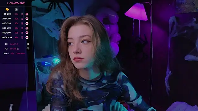 Snapshot of AstraMist chatting on 10-27-25, 01:37 AstraMist online show from 10-27-25, 01:37