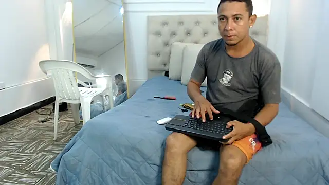 Snapshot of charlotte_dante212 chatting on 12-03-25, 02:19 charlotte dante212 online show from 12-03-25, 02:19