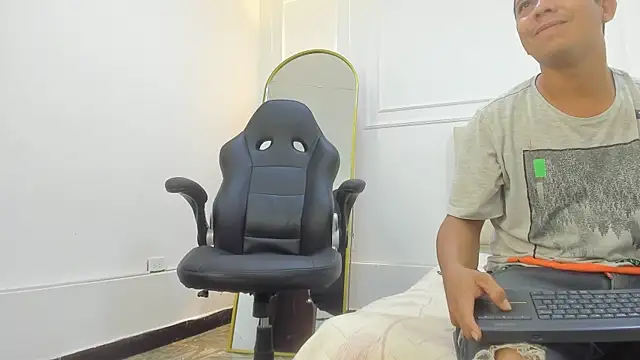 Snapshot of charlotte_dante212 chatting on 02-08-26, 04:38 charlotte dante212 online show from 02-08-26, 04:38