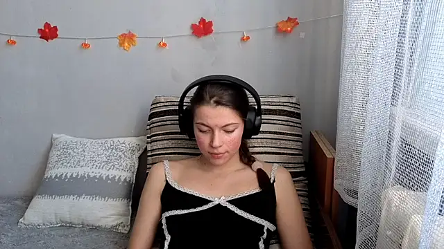 CutieAnny online show from 10-21-25, 04:24