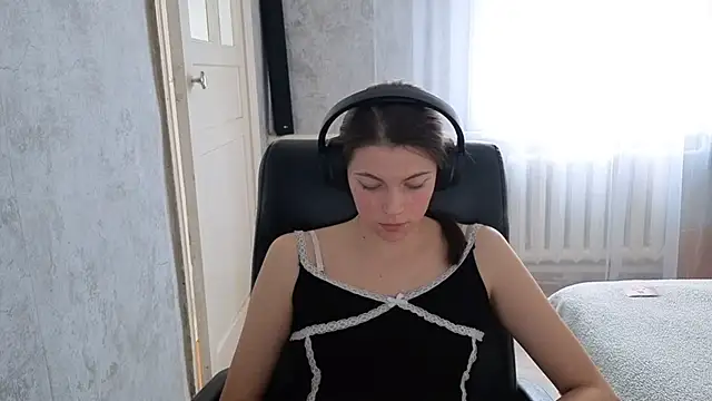 CutieAnny online show from 11-07-25, 04:34