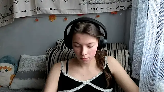 CutieAnny online show from 11-20-25, 05:51