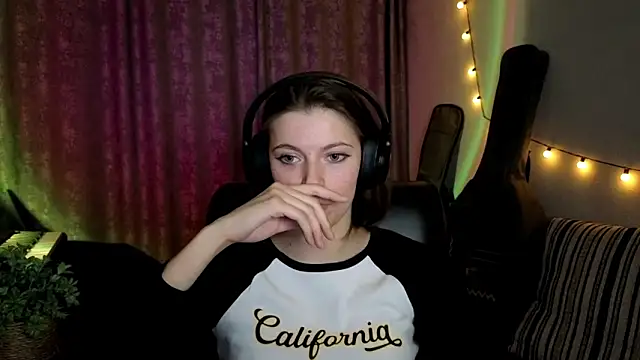 CutieAnny online show from 02-25-26, 08:40