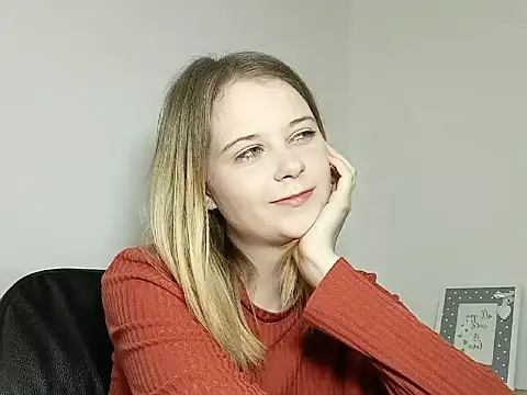 LydiaYoung online show from 09-29-25, 06:13