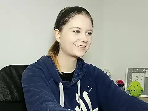 LydiaYoung online show from 11-07-25, 07:03