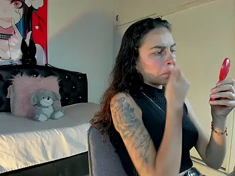 Skylovershot online show from 02-20-26, 01:44