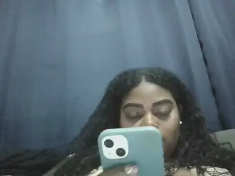 Snapshot of LunaSthena chatting on 09-25-25, 11:08 LunaSthena online show from 09-25-25, 11:08