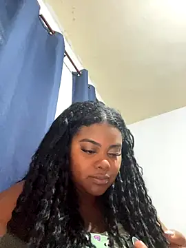 Snapshot of LunaSthena chatting on 10-18-25, 01:52 LunaSthena online show from 10-18-25, 01:52