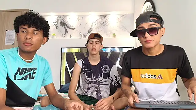 YOUNGS GUYS online show from 09-14-25, 07:24