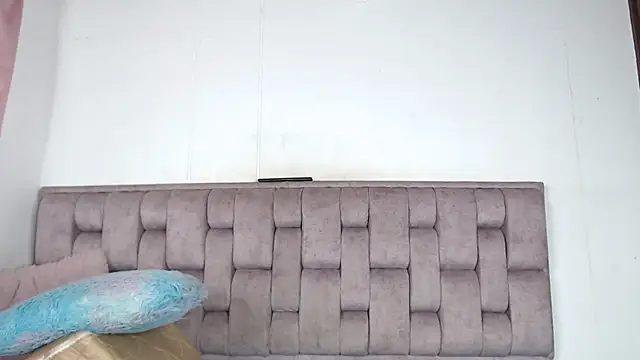 Alexa-Hunter online show from 06-17-26, 10:43