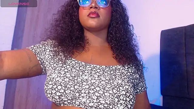 Mimi Gil online show from 12-22-25, 08:33