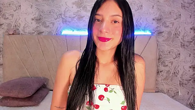 Snapshot of violet_77711 chatting on 10-19-25, 10:05 violet 77711 online show from 10-19-25, 10:05