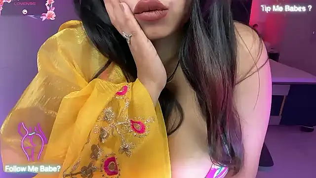 Snapshot of Blackwidow_08 chatting on 10-16-25, 02:40 Blackwidow 08 online show from 10-16-25, 02:40