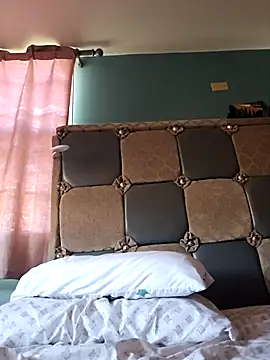 Snapshot of RasingSpark chatting on 12-19-25, 09:22 RasingSpark online show from 12-19-25, 09:22