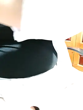 Snapshot of Tasu774 chatting on 11-22-25, 05:12 Tasu774 online show from 11-22-25, 05:12