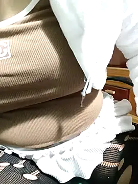 Snapshot of Tasu774 chatting on 01-10-26, 05:04 Tasu774 online show from 01-10-26, 05:04